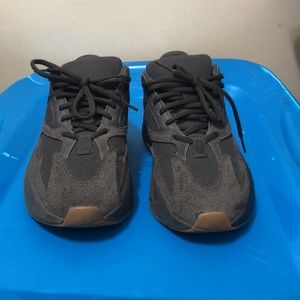 Yeezy boost 700